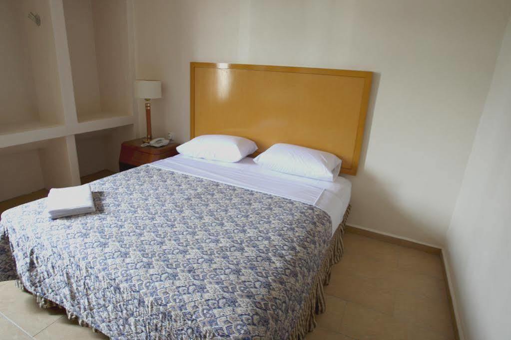 Golden Court Hotel - Pelangi Johor Bahru Eksteriør billede