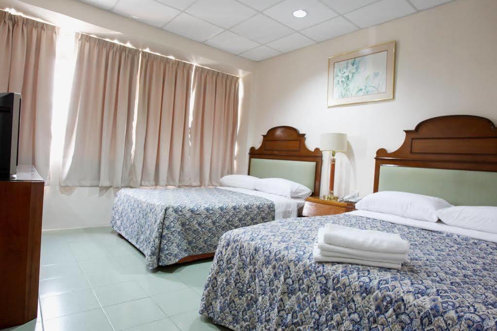 Golden Court Hotel - Pelangi Johor Bahru Eksteriør billede
