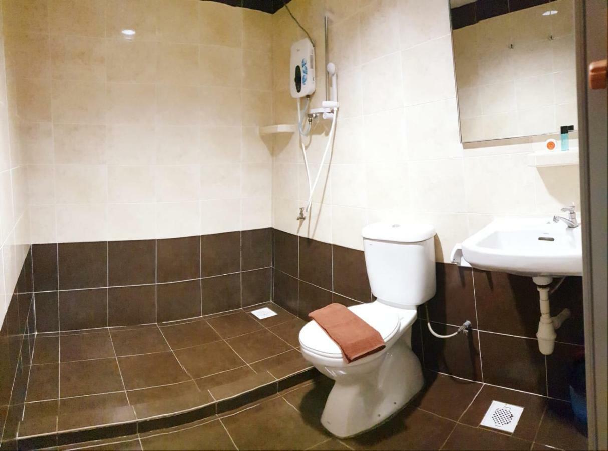 Golden Court Hotel - Pelangi Johor Bahru Eksteriør billede